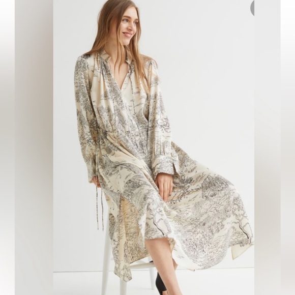 H&M Oversized dress with drawstrings - Picture 3 of 4